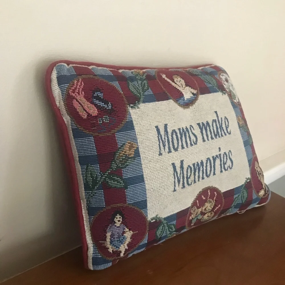 Rare Vintage Moms Make Memories Decoration Pillow